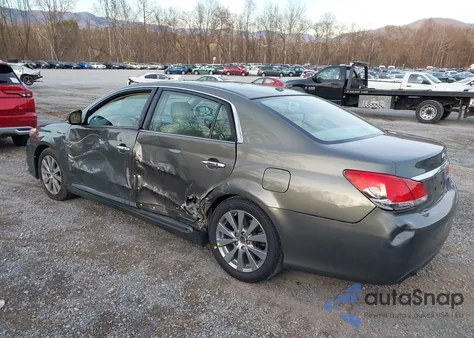 2011 Toyota Avalon Limited z USA, uszkodzony, nr VIN 4T1BK3DB6BU373311